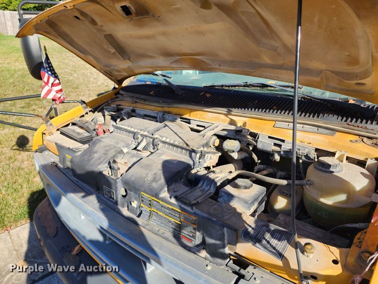 image for item DL6709 2001 Ford E450 Super Duty  school bus