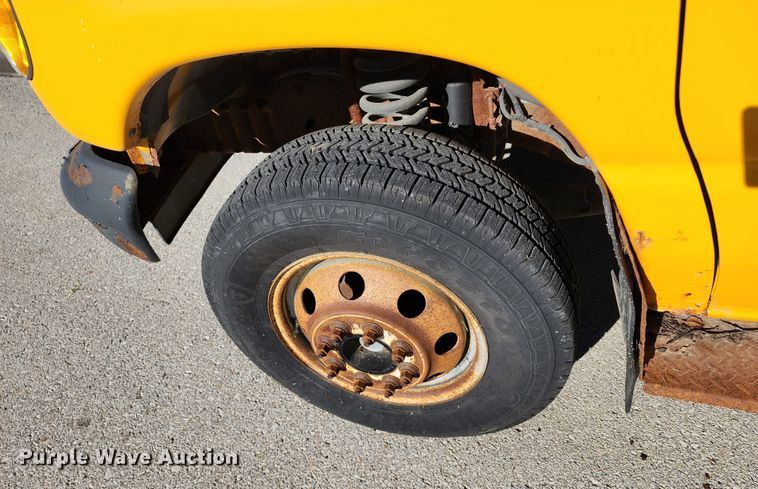 image for item DL6709 2001 Ford E450 Super Duty  school bus