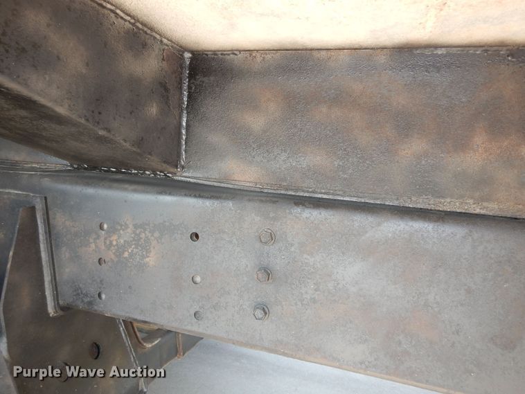 image for item DM3126 1999 International 4700  refuse truck