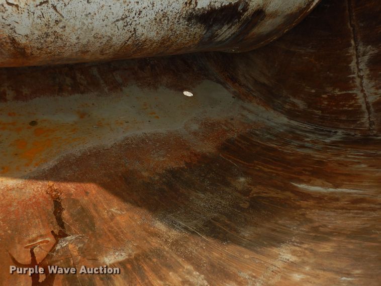 image for item DM3126 1999 International 4700  refuse truck