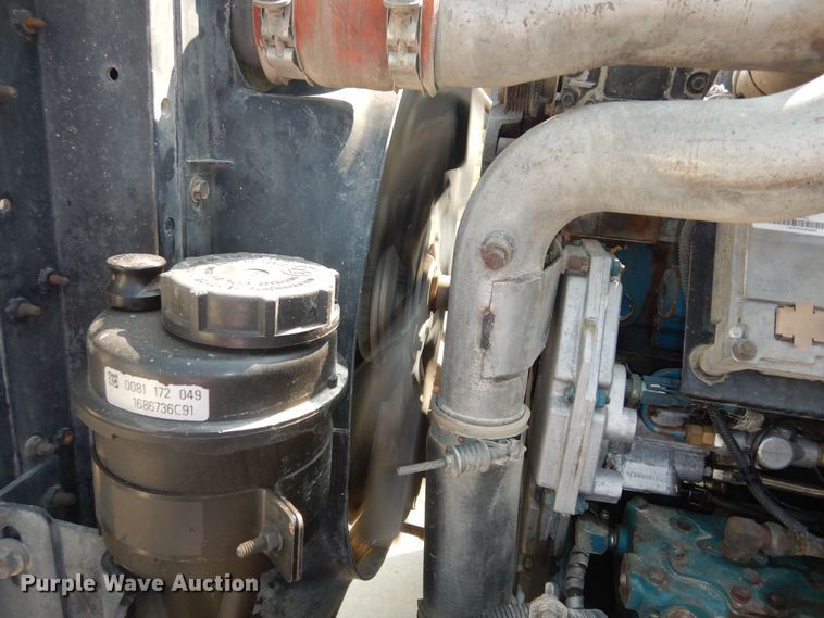 image for item DM3126 1999 International 4700  refuse truck