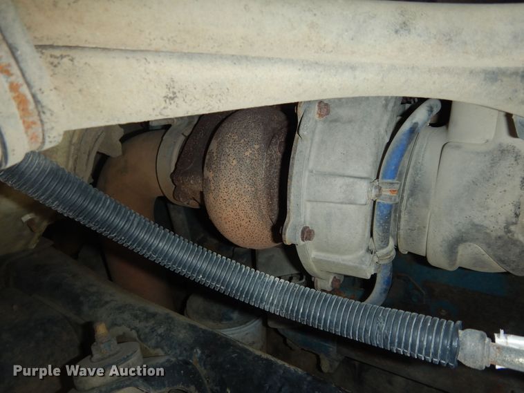 image for item DM3126 1999 International 4700  refuse truck