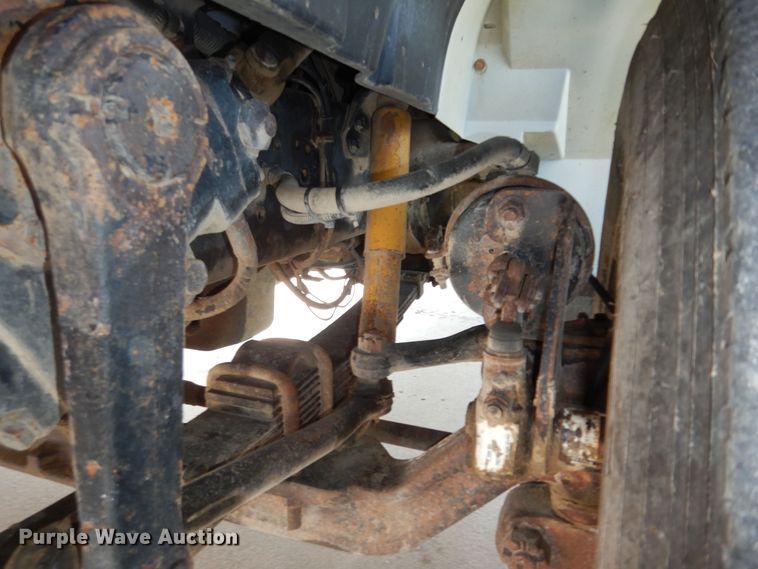 image for item DM3126 1999 International 4700  refuse truck