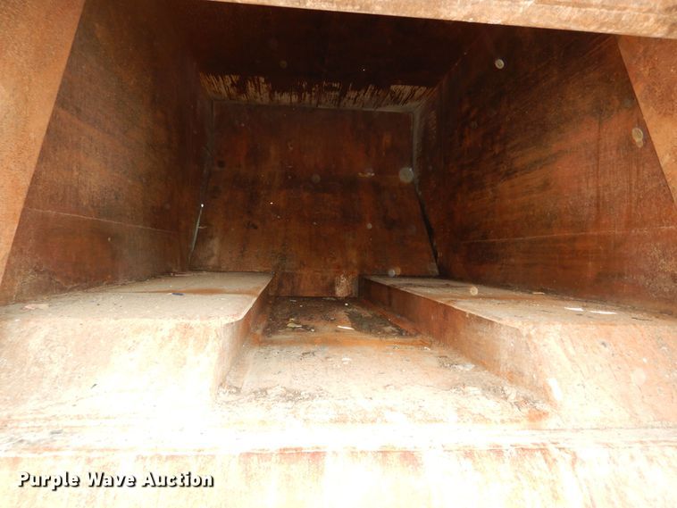 image for item DM3126 1999 International 4700  refuse truck