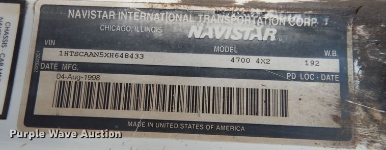 image for item DM3126 1999 International 4700  refuse truck