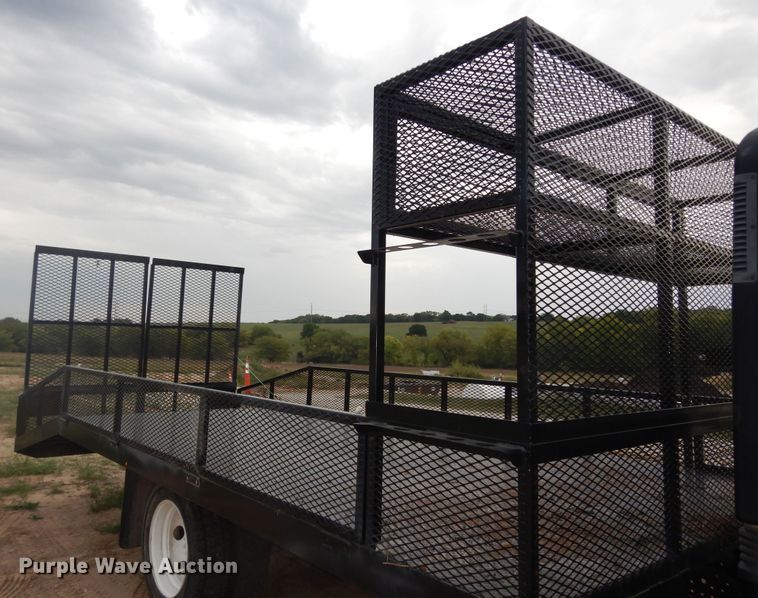 image for item DM3151 2008 GMC W4500  flatbed truck