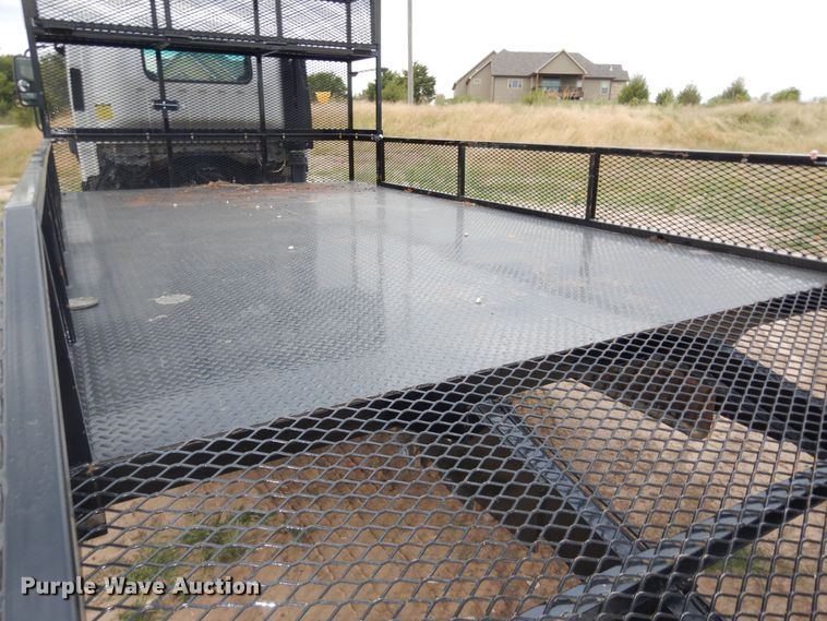 image for item DM3151 2008 GMC W4500  flatbed truck