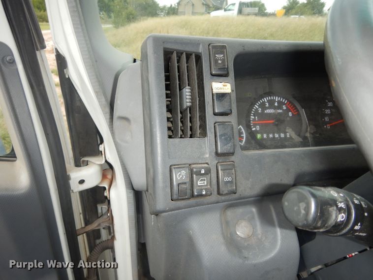 image for item DM3151 2008 GMC W4500  flatbed truck