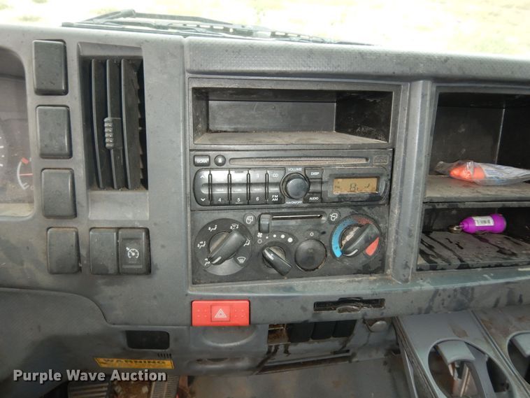 image for item DM3151 2008 GMC W4500  flatbed truck