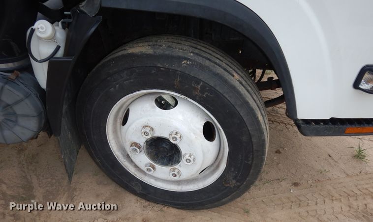 image for item DM3151 2008 GMC W4500  flatbed truck