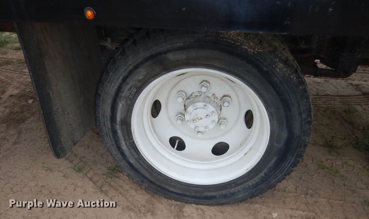 image for item DM3151 2008 GMC W4500  flatbed truck