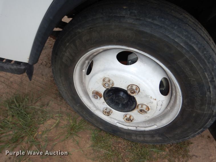 image for item DM3151 2008 GMC W4500  flatbed truck