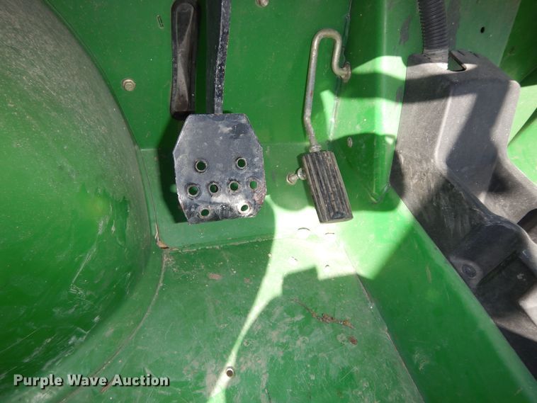 image for item DM3180 2005 John Deere Gator HPX  utility vehicle