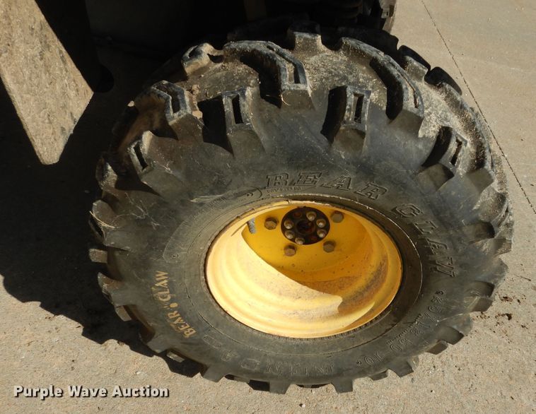 image for item DM3180 2005 John Deere Gator HPX  utility vehicle