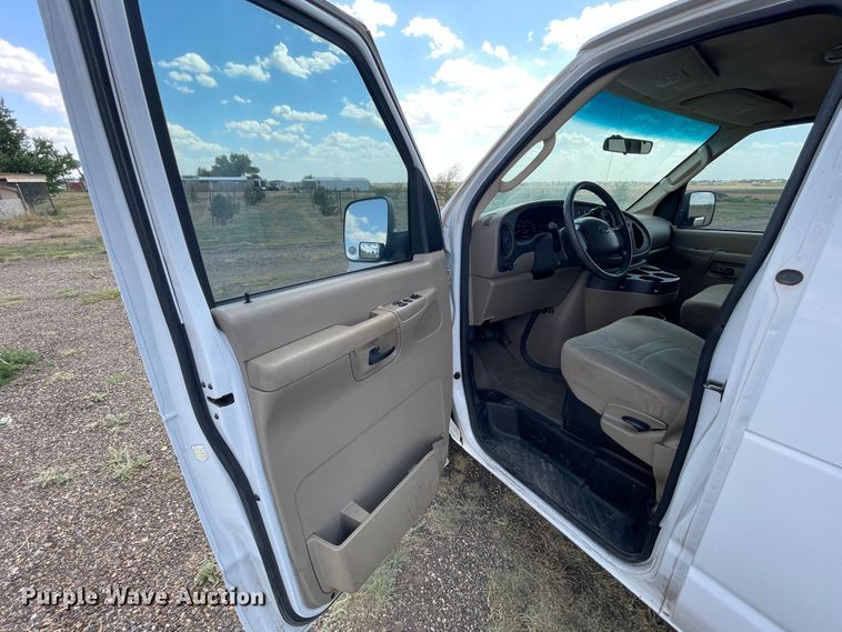 image for item DN5108 2008 Ford E350 Super Duty XLT  van