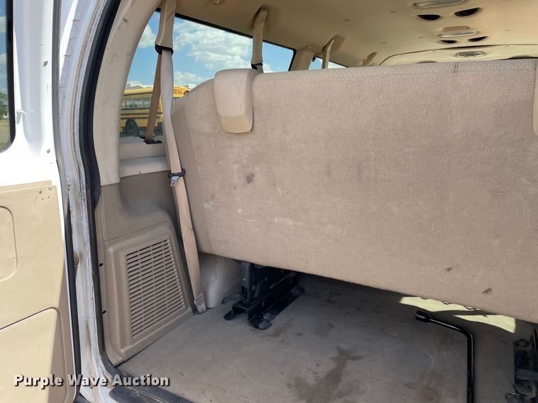 image for item DN5108 2008 Ford E350 Super Duty XLT  van