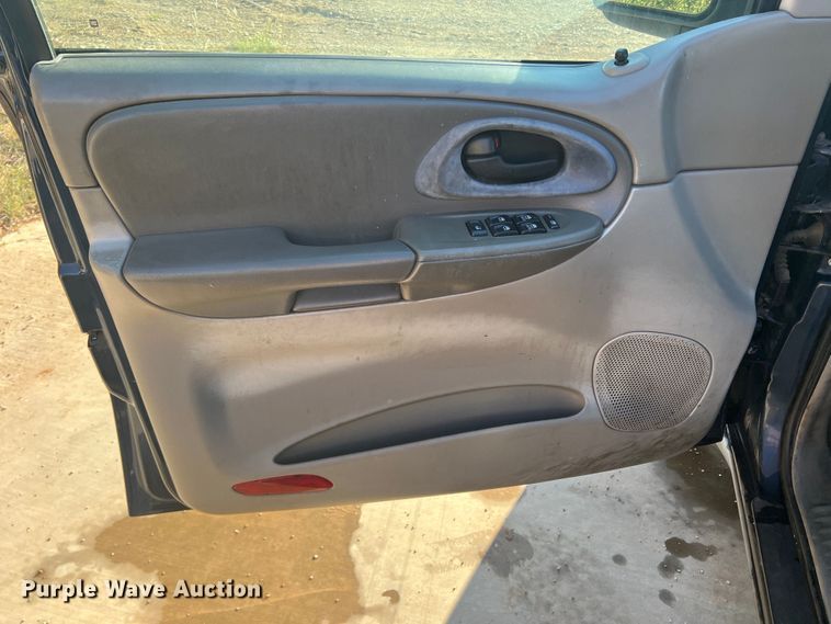 image for item DO8734 2003 Chevrolet TrailBlazer  SUV
