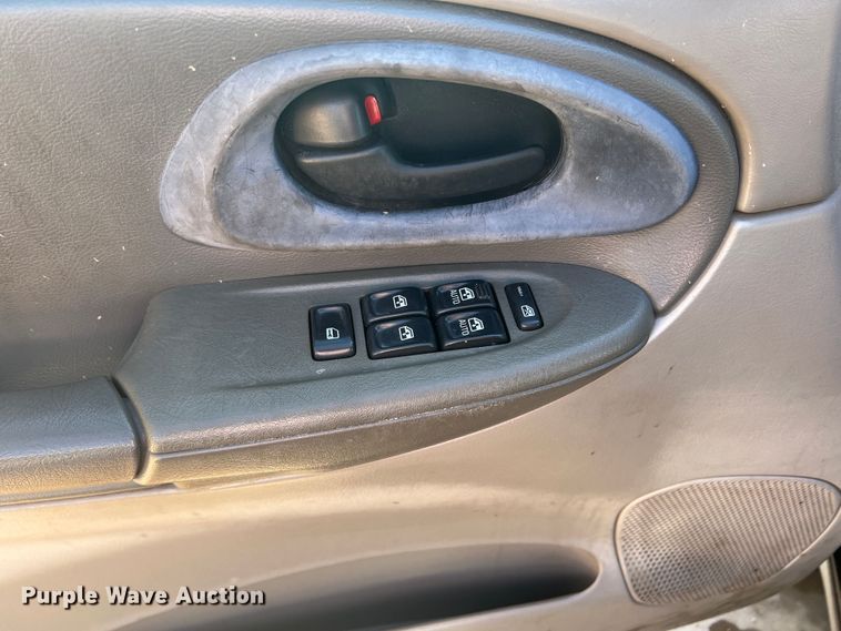 image for item DO8734 2003 Chevrolet TrailBlazer  SUV