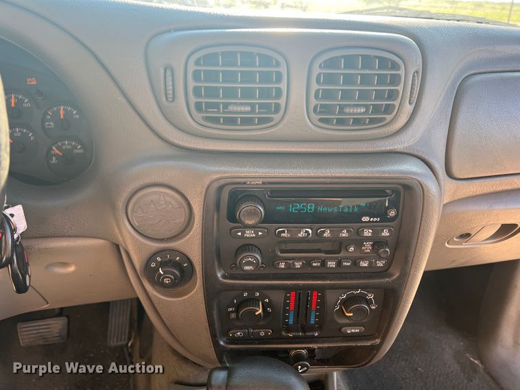 image for item DO8734 2003 Chevrolet TrailBlazer  SUV