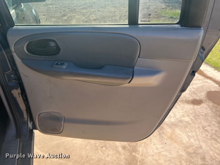 image for item DO8734 2003 Chevrolet TrailBlazer  SUV