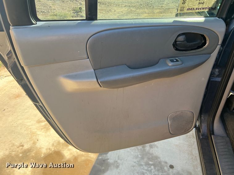 image for item DO8734 2003 Chevrolet TrailBlazer  SUV