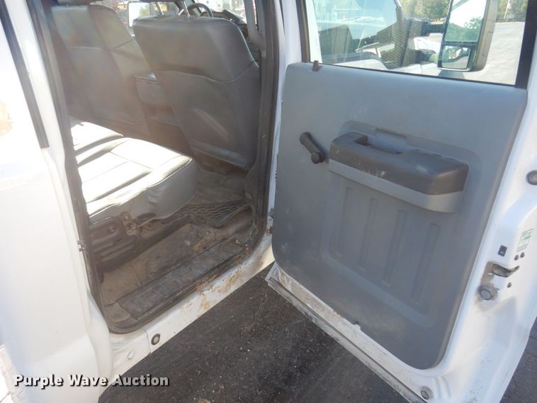 image for item DP0323 2015 Ford F450 Super Duty  Crew Cab truck cab and chassis