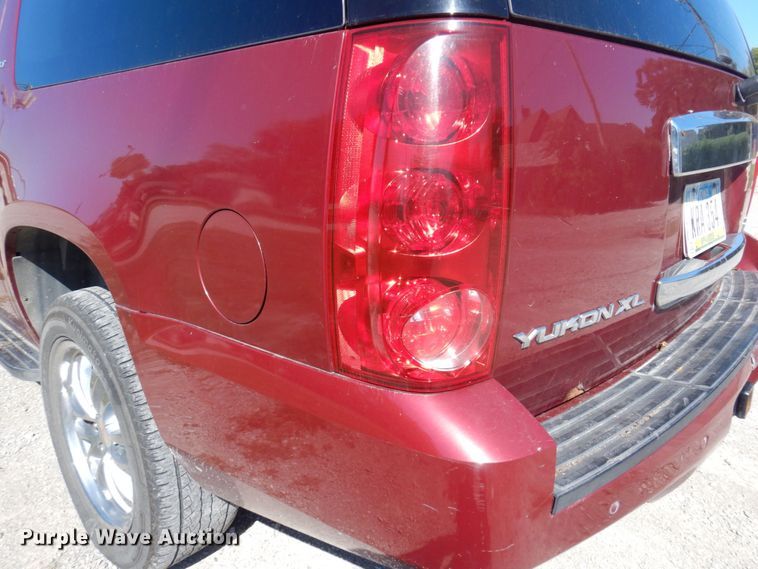 image for item DP0335 2007 GMC Yukon XL  SUV