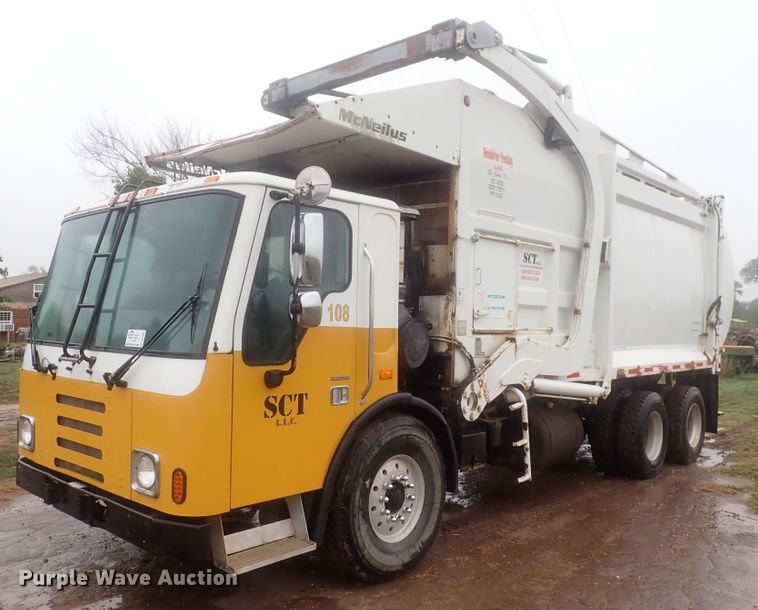 image for item DQ2948 2005 Freightliner Condor  refuse truck