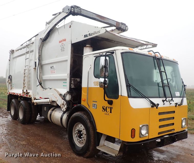 image for item DQ2948 2005 Freightliner Condor  refuse truck