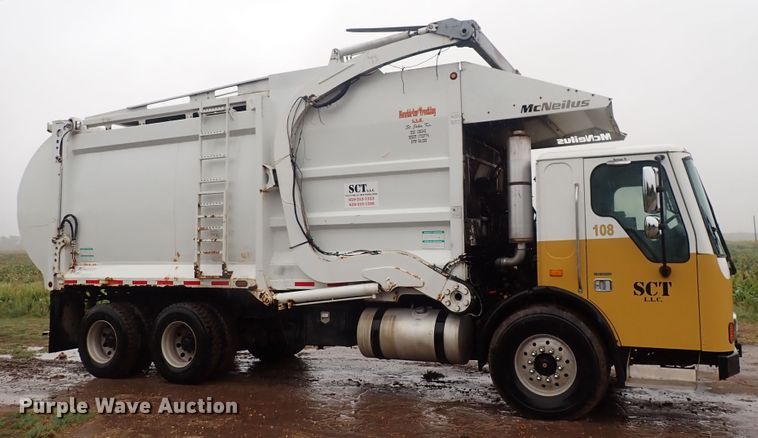 image for item DQ2948 2005 Freightliner Condor  refuse truck