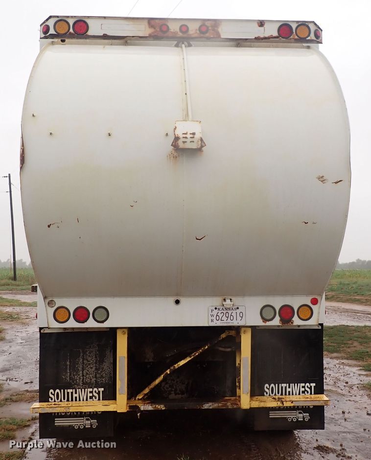 image for item DQ2948 2005 Freightliner Condor  refuse truck