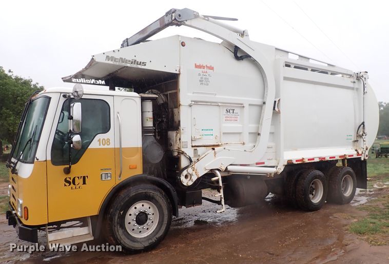 image for item DQ2948 2005 Freightliner Condor  refuse truck