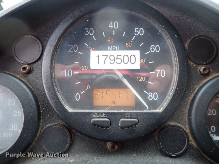 image for item DQ2948 2005 Freightliner Condor  refuse truck