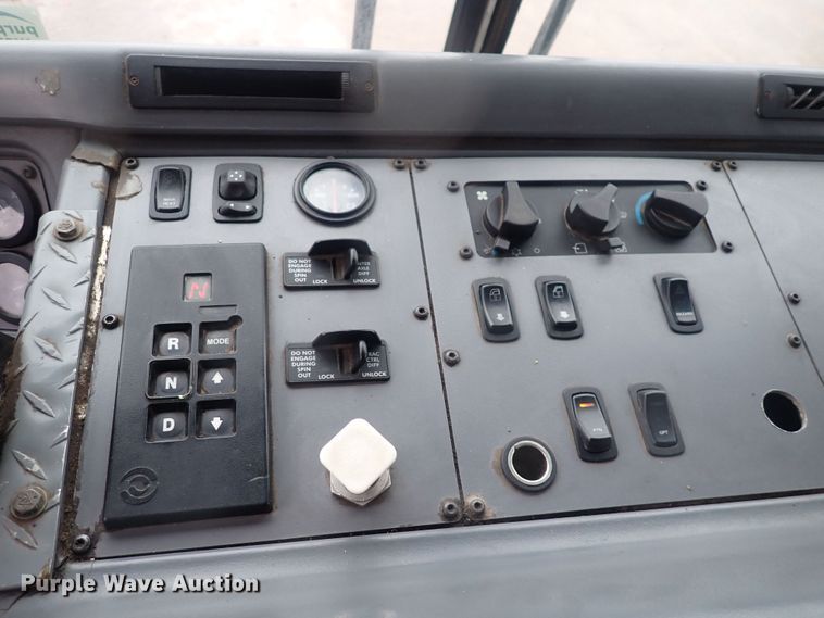 image for item DQ2948 2005 Freightliner Condor  refuse truck