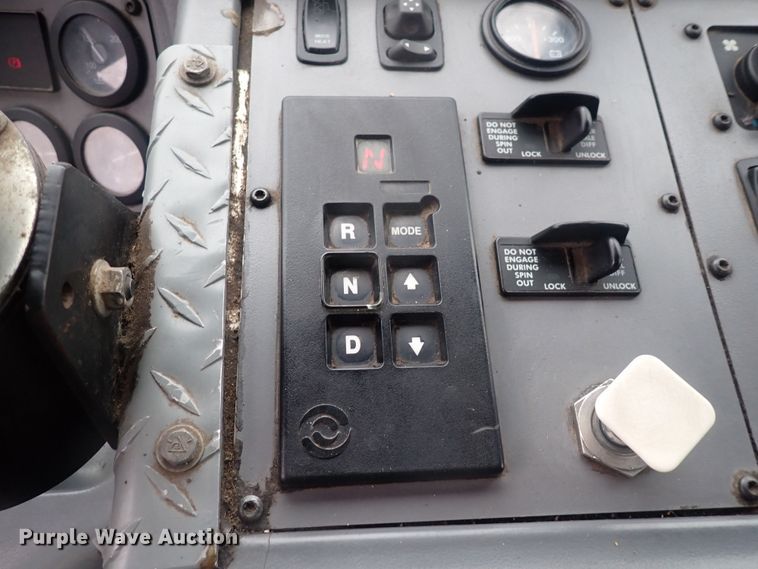 image for item DQ2948 2005 Freightliner Condor  refuse truck