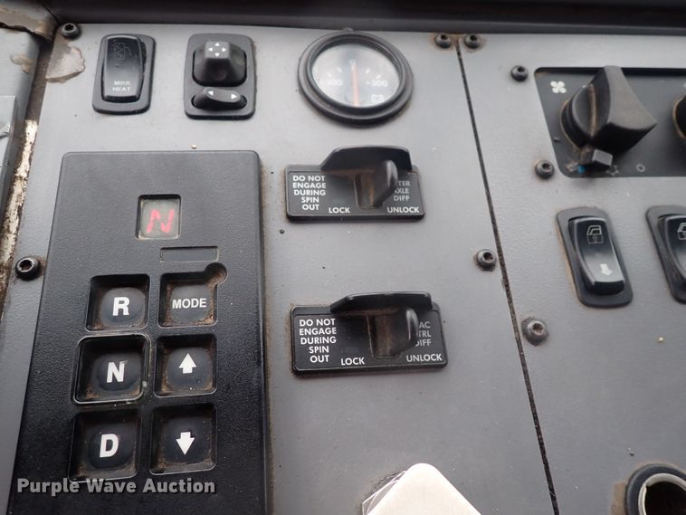 image for item DQ2948 2005 Freightliner Condor  refuse truck