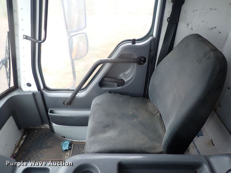 image for item DQ2948 2005 Freightliner Condor  refuse truck