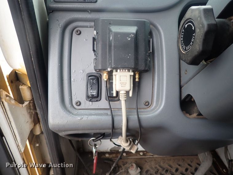 image for item DQ2948 2005 Freightliner Condor  refuse truck