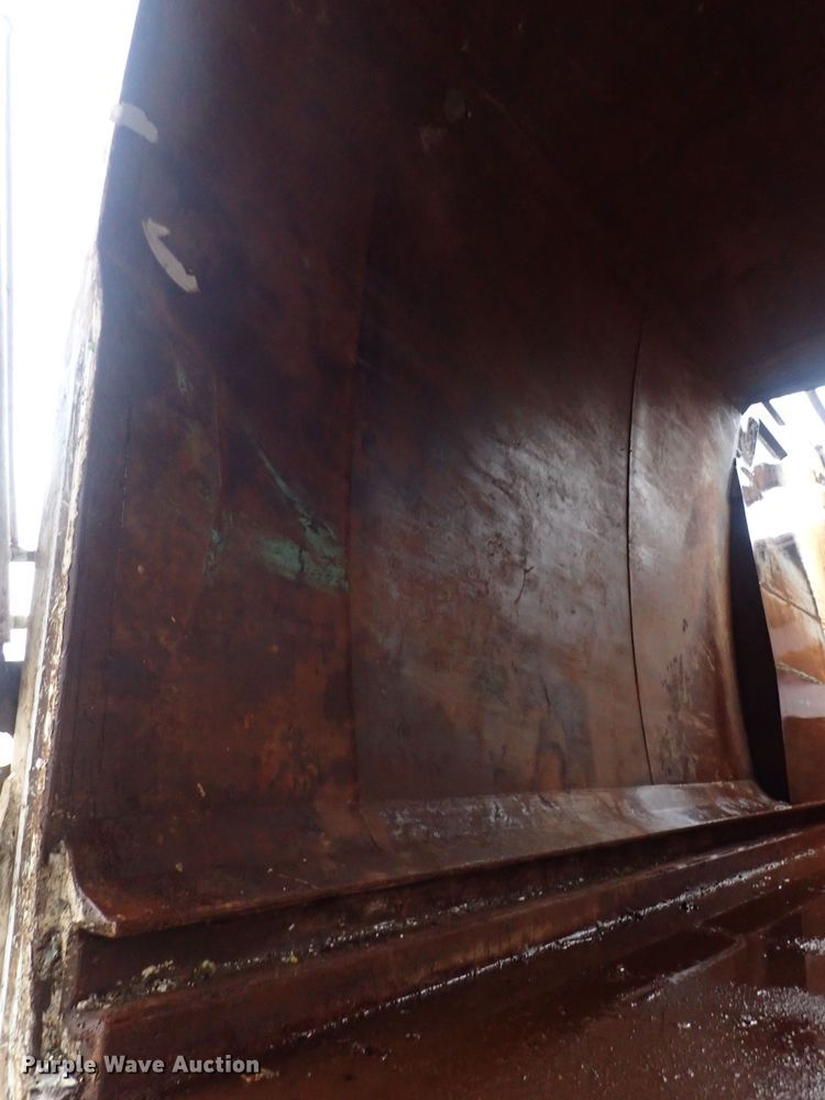 image for item DQ2948 2005 Freightliner Condor  refuse truck