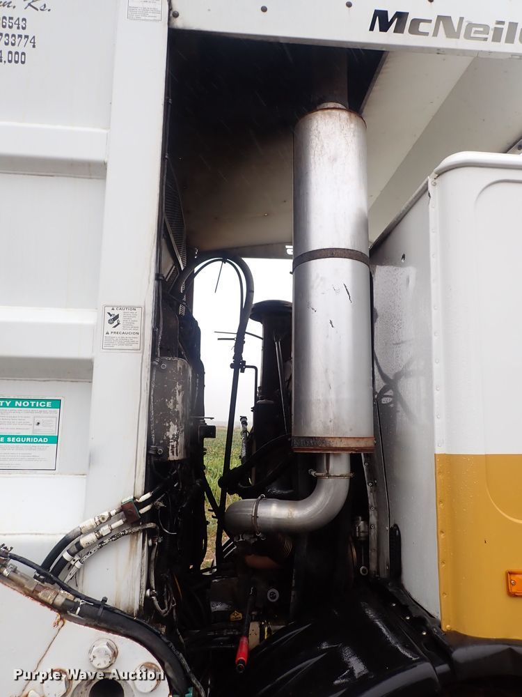 image for item DQ2948 2005 Freightliner Condor  refuse truck