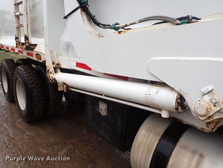 image for item DQ2948 2005 Freightliner Condor  refuse truck