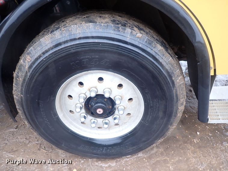 image for item DQ2948 2005 Freightliner Condor  refuse truck