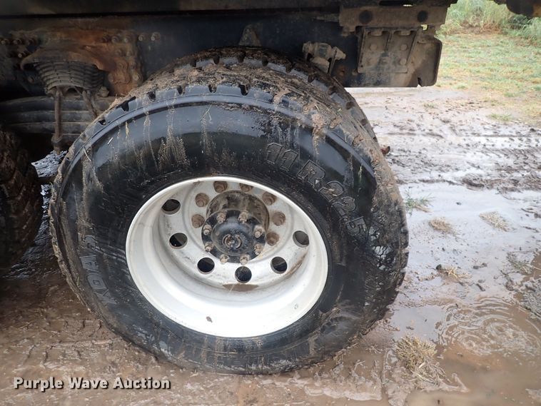 image for item DQ2948 2005 Freightliner Condor  refuse truck