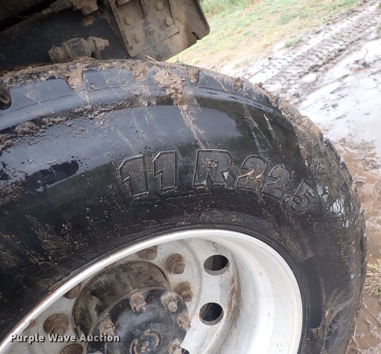 image for item DQ2948 2005 Freightliner Condor  refuse truck