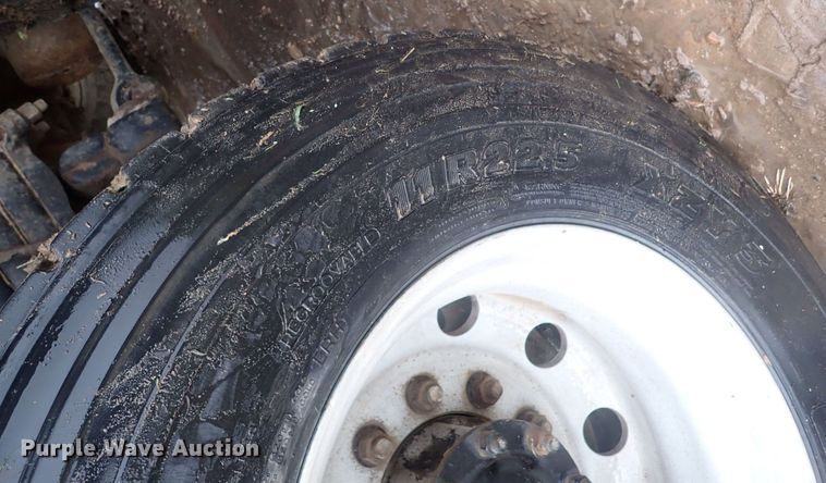 image for item DQ2948 2005 Freightliner Condor  refuse truck