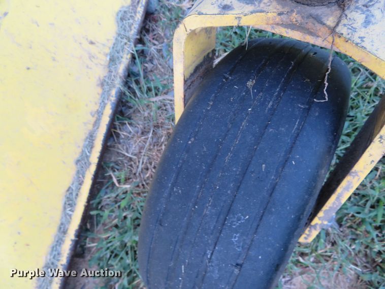 image for item DR0124 (2) lawn mowers