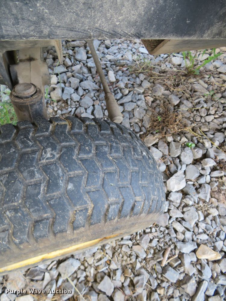 image for item DR0124 (2) lawn mowers