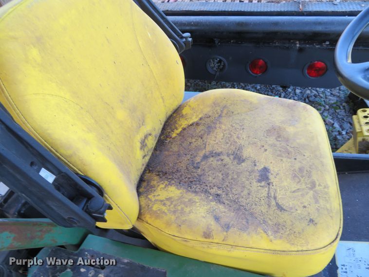 image for item DR0124 (2) lawn mowers