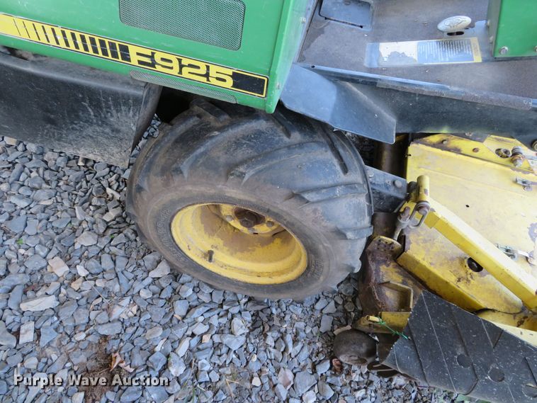 image for item DR0124 (2) lawn mowers