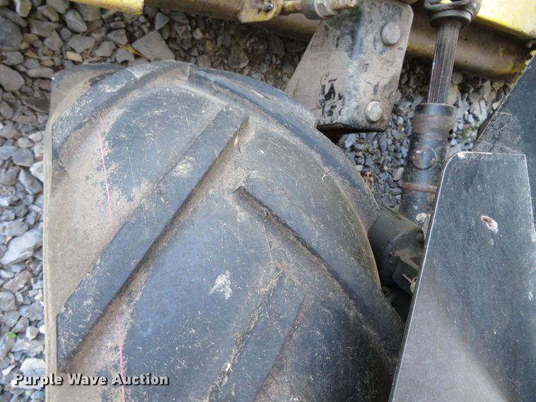 image for item DR0124 (2) lawn mowers